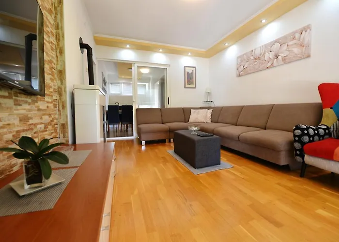 Apartment Sanja Kolovare