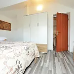 Sanja Kolovare Apartman Zára