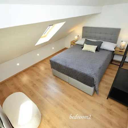 Sanja Kolovare Apartman Zára
